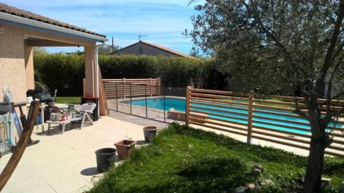 Terrasse de piscine près de Saint-Lys